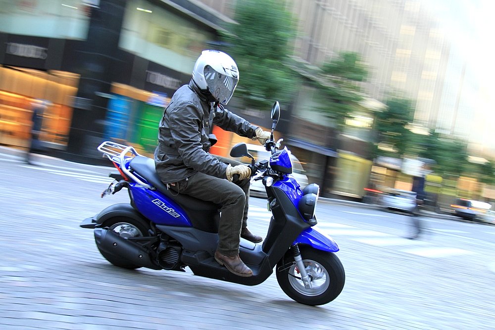 ヤマハ Bw S フラットで扱いやすく元気に走るスクーター 試乗インプレ レビュー 原付 ミニバイクならバイクブロス