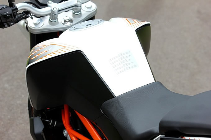 KTM 390 デュークの画像