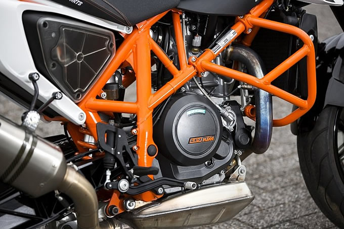 690デューク メインステップ 左右 KTM 純正  バイク 部品 ステップペグ コケキズ無し 希少 品薄 車検 Genuine:22209867