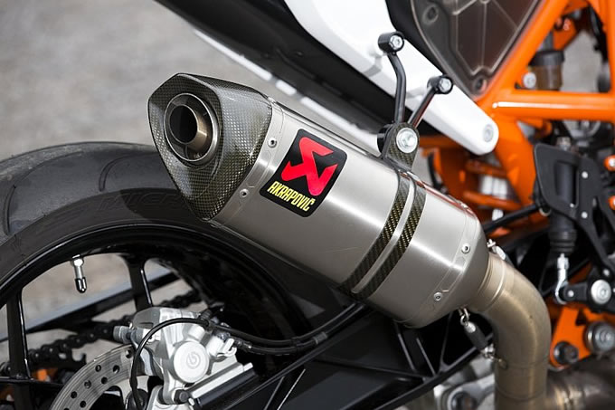 KTM  DUKE R – KTMの新世代ミドルスポーツ 試乗インプレ・レビュー