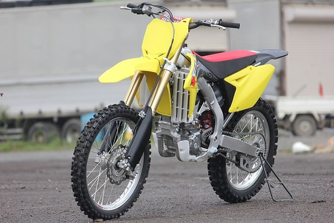 スズキ RM-Z450（2014）の画像