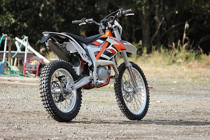 KTM フリーライド 250 Rの画像