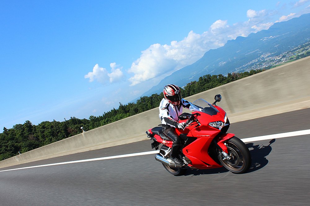 ホンダ VFR800F