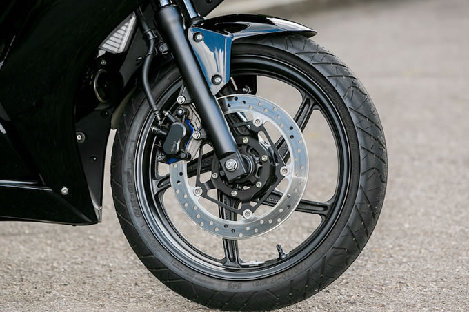 ホンダ CBR250R（2014）の画像