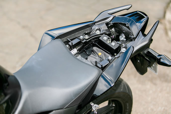 ホンダ CBR250R（2014）の画像