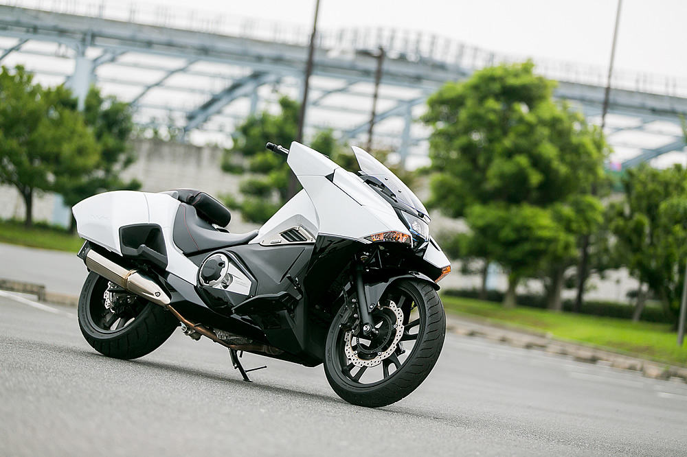 ホンダ Nm4 02 独自のスタイルと走り 新感覚モーターサイクルの第2弾 試乗インプレ レビュー バイクブロス