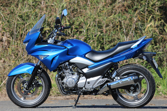 スズキ GSR250Sの画像