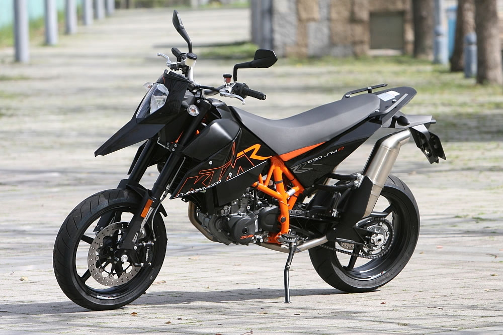 KTM 690 SUPERMOTO R