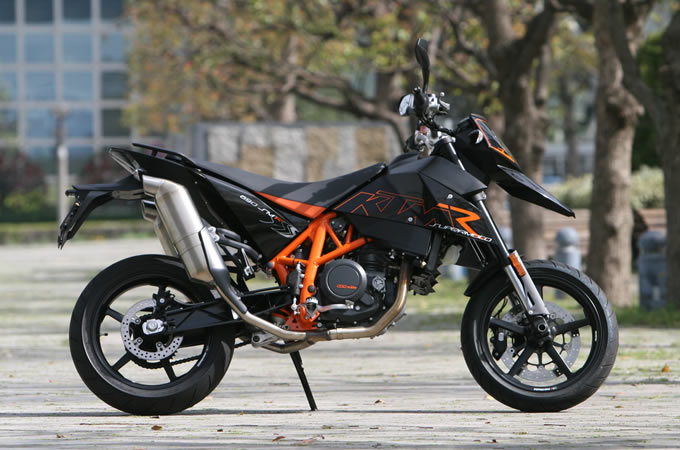 KTM 690 SUPERMOTO Rの画像