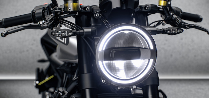 スヴァルトピレンヴィットピレンBRAKE FLUID RESERVOIR カバー
