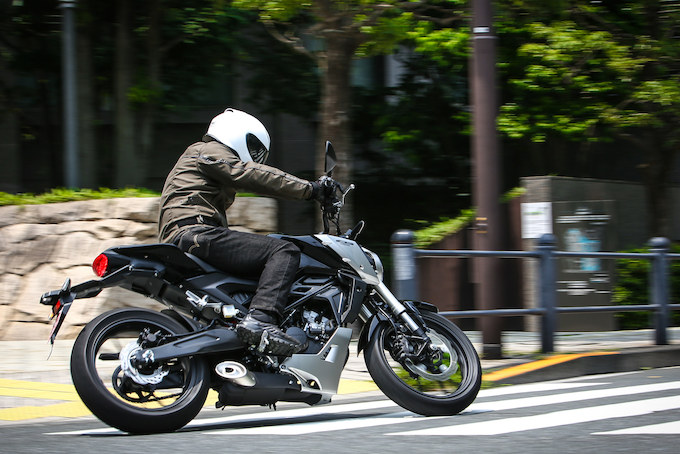 ホンダ　CB125Rの試乗インプレッション
