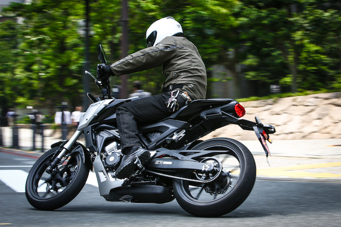 ホンダ　CB125Rの試乗インプレッション