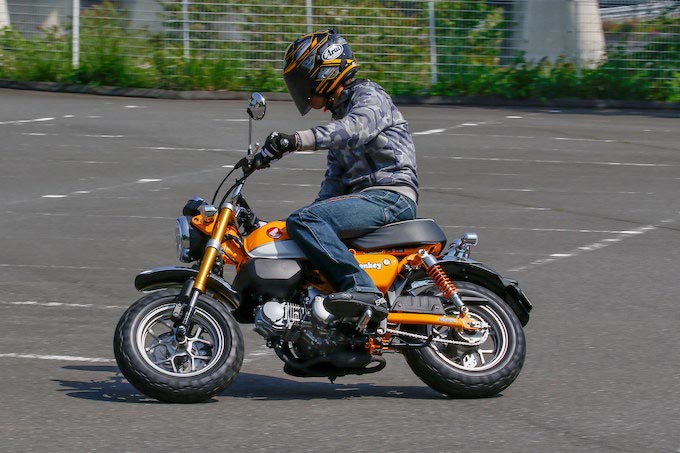 ホンダ Monkey 125 Abs プロトタイプに試乗 50cc時代を彷彿させる癒し系の乗り心地 試乗インプレ レビュー 原付 ミニバイクなら バイクブロス