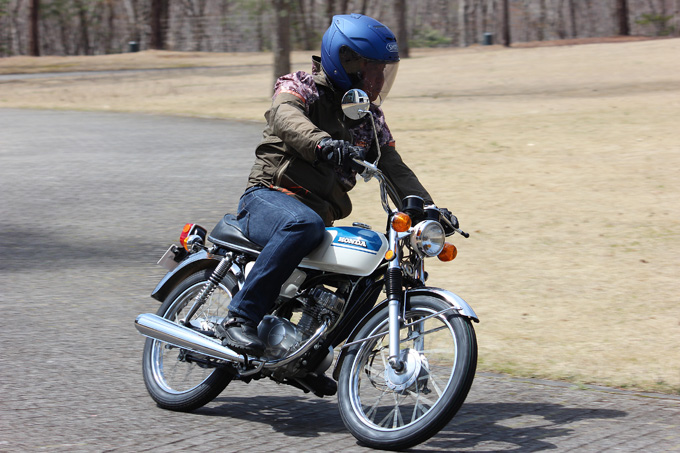 ホンダ ベンリィ Cb50試乗記事 1971年にリリースされた若者に人気の50ccスーパースポーツ 試乗インプレ レビュー 原付 ミニバイクならバイクブロス