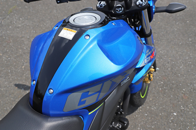 【スズキ GIXXER（ジクサー）試乗記事】注目の“軽軽2輪”クラスに君臨する人気モデルの画像