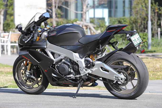 【アプリリア RSV4 1100 ファクトリー】排気量アップとウイングレットを装着し乗りやすさと速さを極めたストリート・スーパーバイクの画像