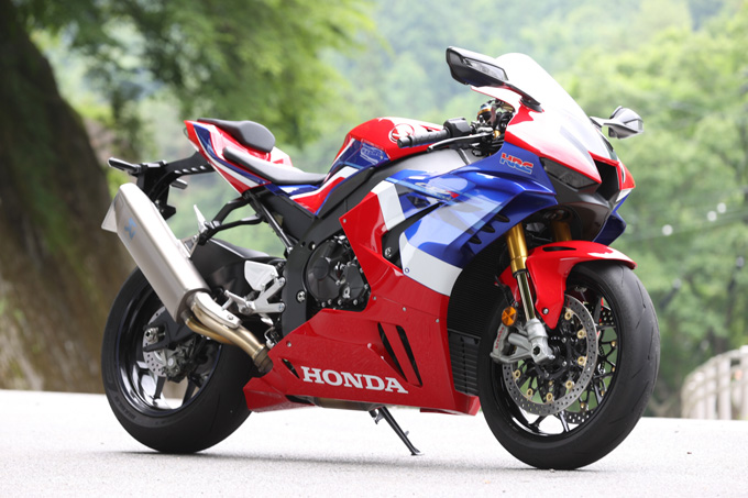 【ホンダ CBR1000RR-R ファイアーブレード SP 試乗記】保安部品を装備しても、乗り味は本気の市販レーサーの01画像