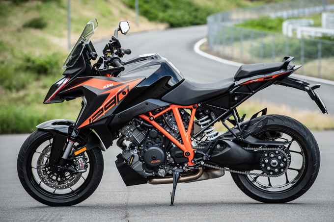 【KTM 1290スーパーデュークGT試乗記】とんでもなくスポーティな大陸横断ツアラーだの05画像