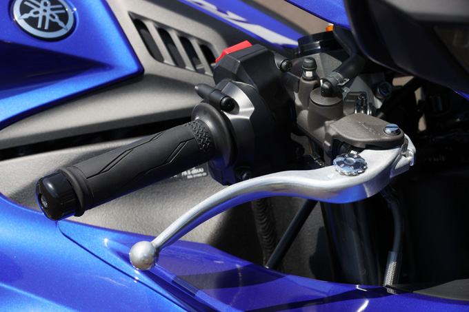 【ヤマハ YZF-R1 試乗記】堅実な仕様変更で、ライバル勢を迎撃の18画像