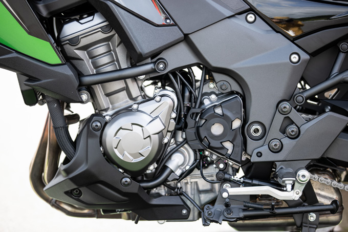 【カワサキ　VERSYS 1000 SE 試乗記】バイクの楽しさはそのまま、疲れを軽減するSHOWAスカイフックテクを採用した2021年式欧州モデルをインプレッションの19画像