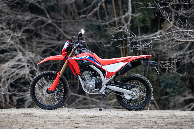 【ホンダ CRF250L 試乗記】-4kgとは思えないほどスリム＆コンパクトに生まれ変わったCRFは、積極的にオフに入りたくなるマシンの07画像