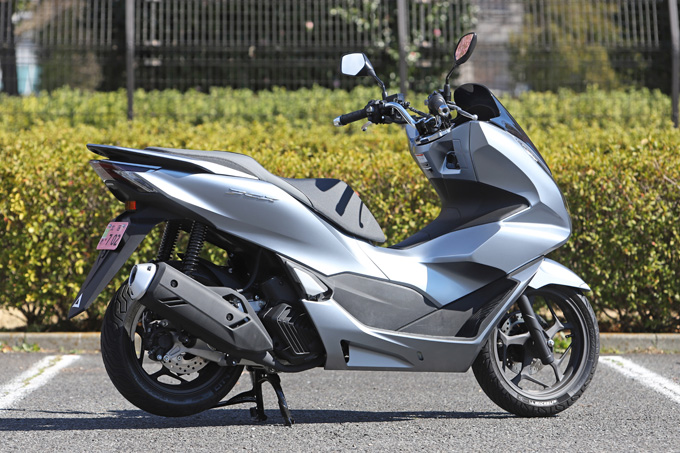 【ホンダ PCX 試乗記】もはや向かうところ敵なし!? 人気モデルがフルモデルチェンジして登場！の02画像