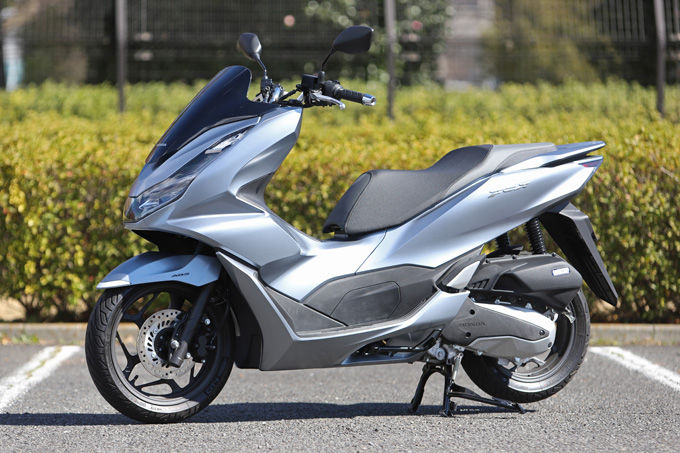 【ホンダ PCX 試乗記】もはや向かうところ敵なし!? 人気モデルがフルモデルチェンジして登場！の03画像