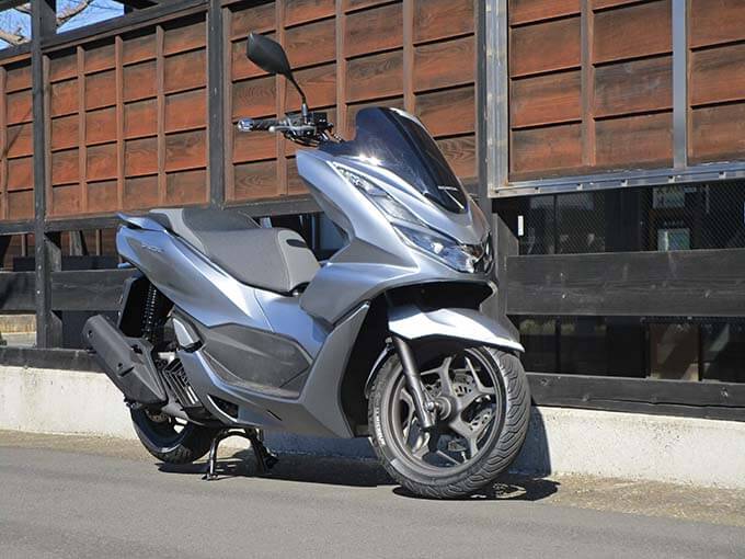 【ホンダ PCX 試乗記】もはや向かうところ敵なし!? 人気モデルがフルモデルチェンジして登場！の画像