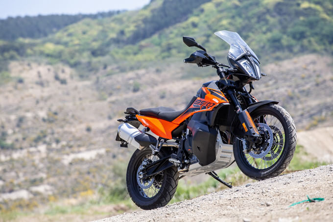 【KTM 890 ADVENTURE 試乗記】ストレスフリーなミドルアドベンチャー、ここに誕生！ メイン画像