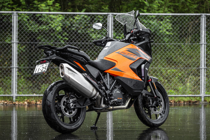 【KTM 1290スーパーアドベンチャーS/R 試乗記】ACCで高速クルーズがさらに楽で安全に！ガチオフ仕様の「R」も過激に優しく全方位進化！の02画像