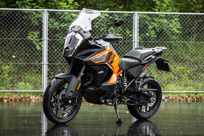 【KTM 1290スーパーアドベンチャーS/R 試乗記】ACCで高速クルーズがさらに楽で安全に！ガチオフ仕様の「R」も過激に優しく全方位進化！の03画像