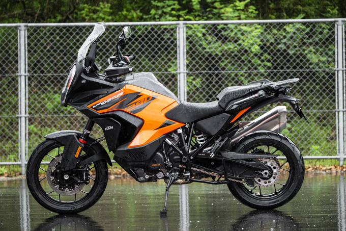 【KTM 1290スーパーアドベンチャーS/R 試乗記】ACCで高速クルーズがさらに楽で安全に！ガチオフ仕様の「R」も過激に優しく全方位進化！の07画像