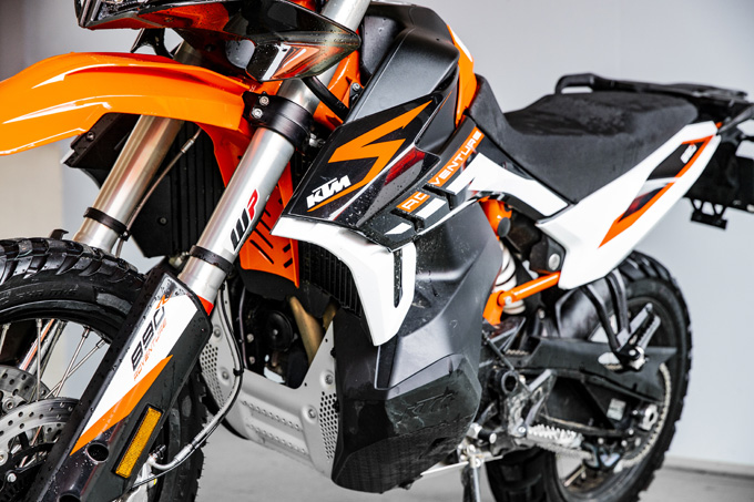 【KTM 890 ADVENTURE/R試乗記】パンチが増して林道トレックもより快適に、アドベンチャーを超えたガチオフ性能だ！の13画像