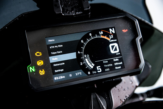 【KTM 890 ADVENTURE/R試乗記】パンチが増して林道トレックもより快適に、アドベンチャーを超えたガチオフ性能だ！の20画像