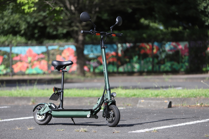 【ブレイズ EVスクーター 試乗記】スタンディングが楽しい!! 公道走行可能な折りたたみ型の電動キックボードの01画像