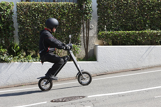 【ブレイズ スマートEV 試乗記】ママチャリ並みの軽さで簡単に折りたためる公道走行可能な100％電動バイクの08画像