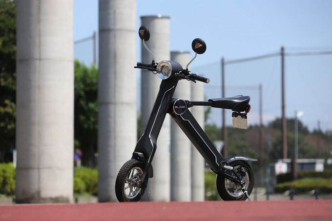 【ブレイズ スマートEV 試乗記】ママチャリ並みの軽さで簡単に折りたためる公道走行可能な100％電動バイクのmain画像