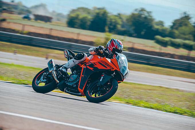 【KTM RC 390 試乗記】多くの人を受け入れるライトウェイトスーパースポーツのmain画像