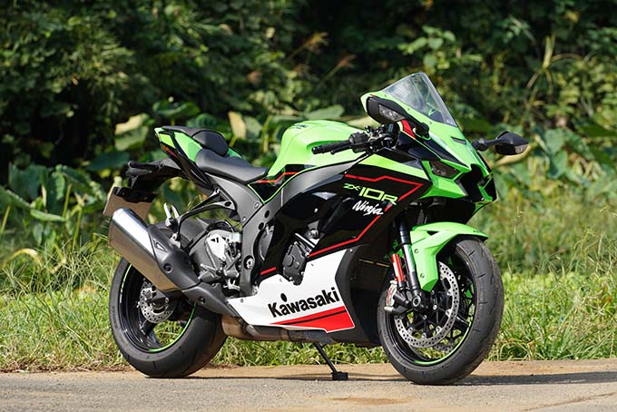 【カワサキ ニンジャ ZX-10R 試乗記】銀河系最強の実力を誇る量産型スーパーバイクの01画像