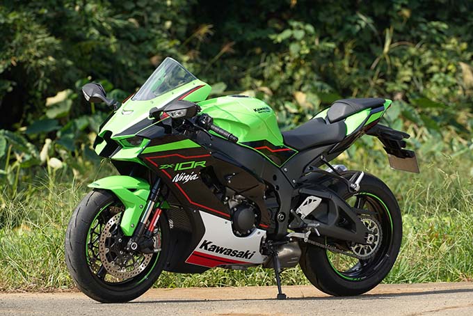 【カワサキ ニンジャ ZX-10R 試乗記】銀河系最強の実力を誇る量産型スーパーバイクの03画像