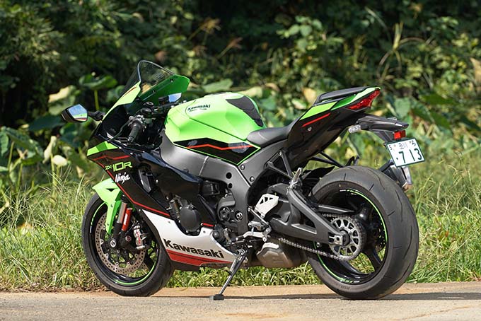 【カワサキ ニンジャ ZX-10R 試乗記】銀河系最強の実力を誇る量産型スーパーバイクの04画像