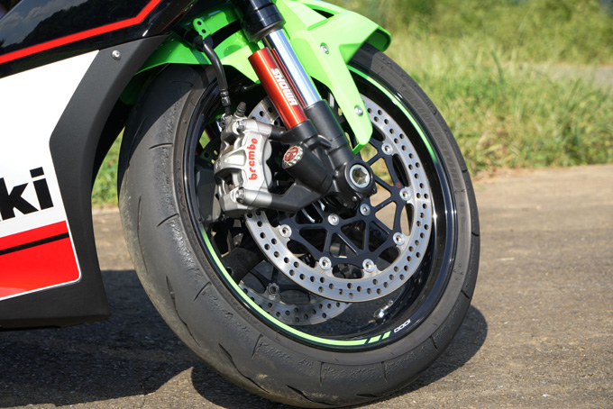 【カワサキ ニンジャ ZX-10R 試乗記】銀河系最強の実力を誇る量産型スーパーバイクの12画像