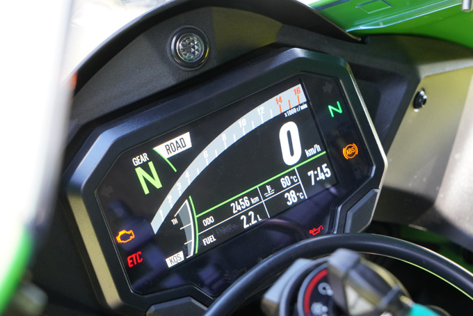 【カワサキ ニンジャ ZX-10R 試乗記】銀河系最強の実力を誇る量産型スーパーバイクの15画像