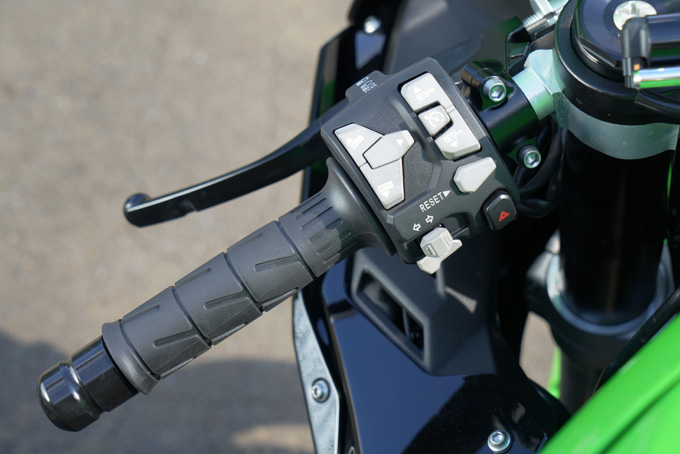 【カワサキ ニンジャ ZX-10R 試乗記】銀河系最強の実力を誇る量産型スーパーバイクの24画像