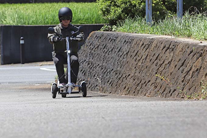 【フューチャー GOGO! カーゴ 試乗記】普通自動車免許で乗れる電動バイク、軽快な3輪電動モビリティの08画像