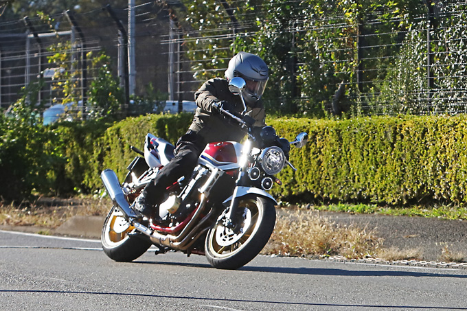 【ホンダ CB1300スーパーフォア 試乗記】ホンダのフラッグシップ・ネイキッドが数々の電子デバイスを手に入れて生まれ変わったの05画像