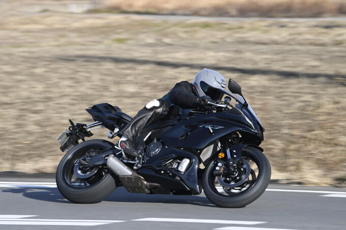 【ヤマハ YZF-R7試乗記】本格的でありながら、フレンドリーなスーパースポーツ メイン画像