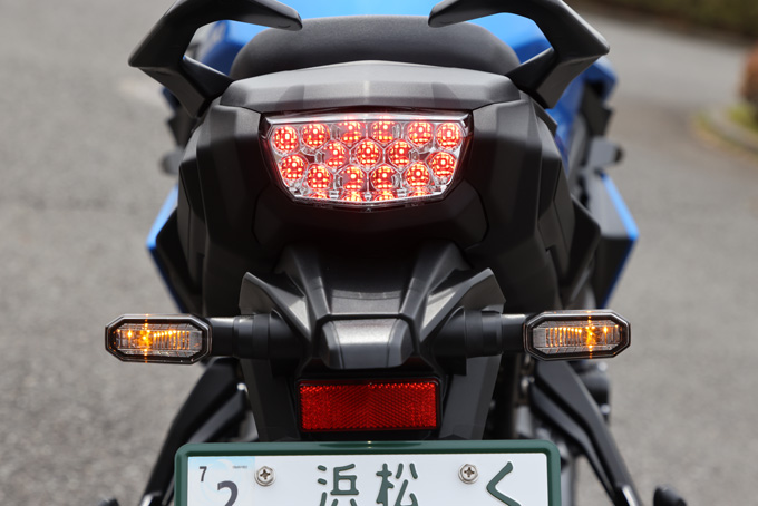 【スズキ GSX-S1000GT 試乗記】ホットなパワーユニットを先鋭的のデザインで包んだ最強の!?　グランドツアラーが誕生の27画像