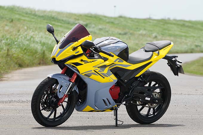 【GPX デーモンGR200R 4VALVE 試乗記】アジアンフィットなフルカウルスポーツの08画像