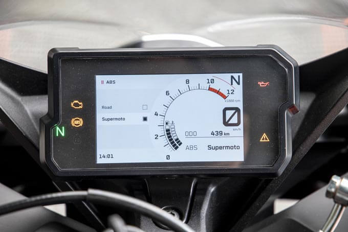 【KTM RC125 試乗記】回して乗るライディングを習得できる、スーパースポーツの入門モデルの09画像